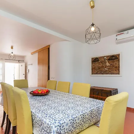Balsa, Village Apartment *