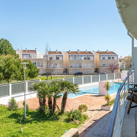Apartment Balsa, Village