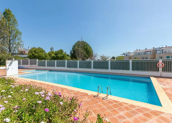 Apartamento Balsa, Village